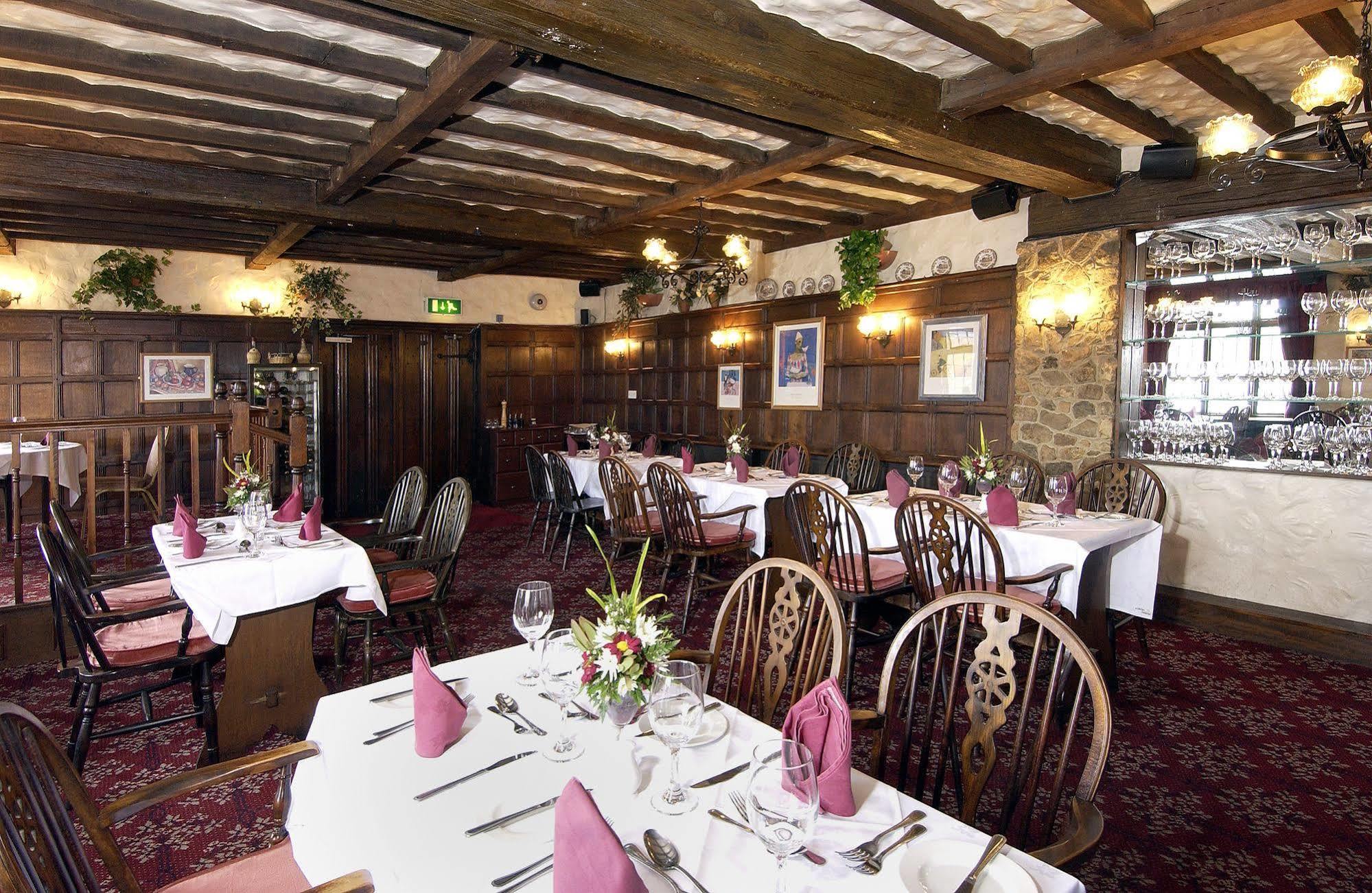 The Horseshoe Inn Herstmonceux Ресторант снимка